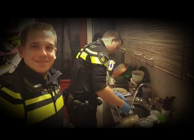 شرطين من هولندا 