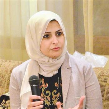 ����� ����