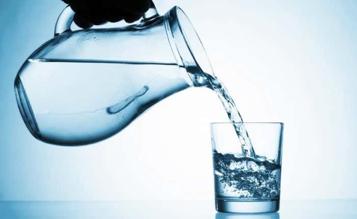 3 أوقات شرب الماء فيها يفتك بـ الدهون