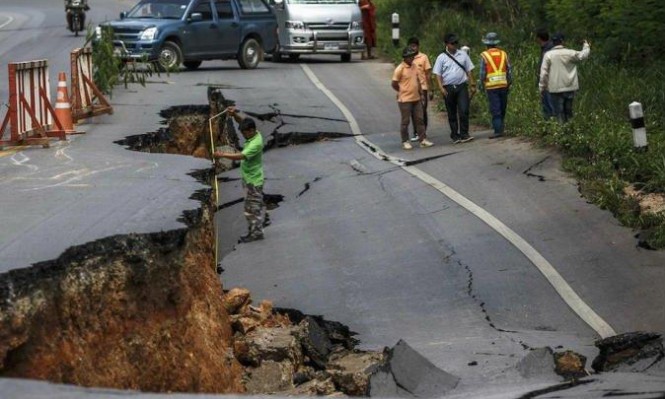 زلزال بابوا يحصد 100 قتيلا 