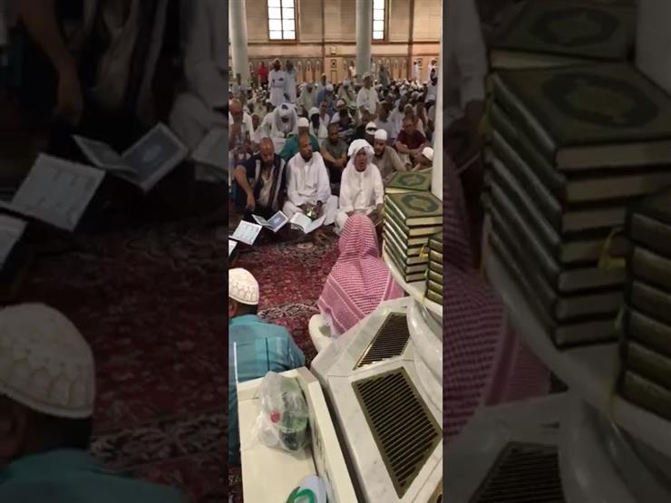 معتمر مصري يبهر نشطاء وزوار المسجد النبوي.. فماذا فعل؟