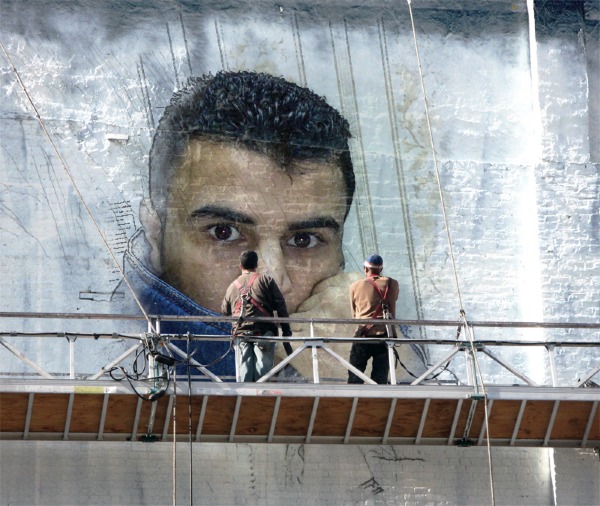 ����� ����